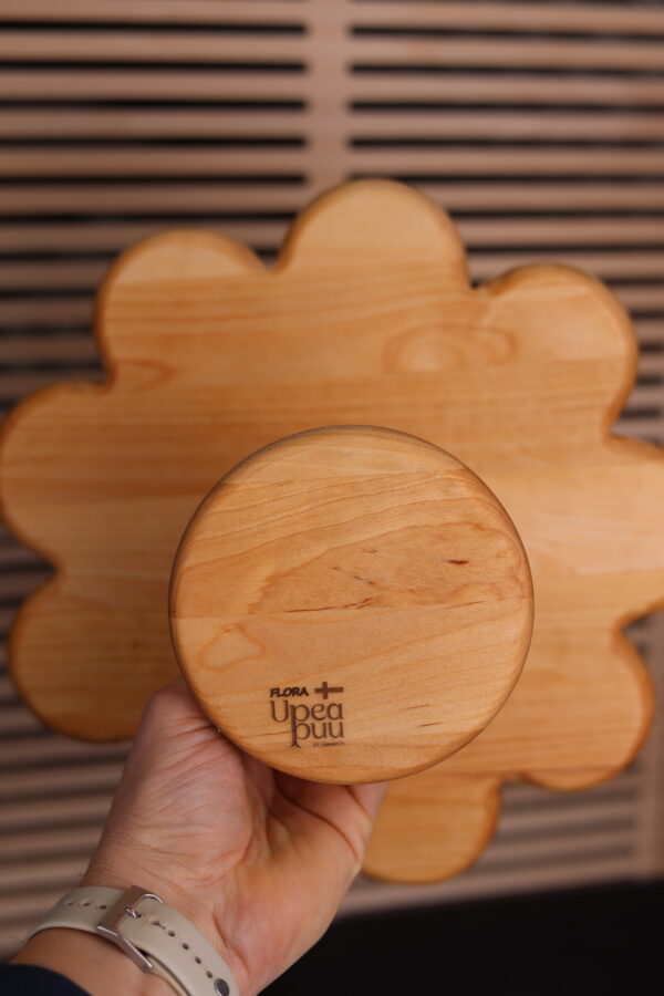 Flora ('Pipari') Cake & Serving Stand