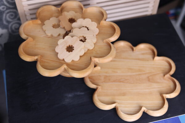 Flora ('Pipari') Cake & Serving Stand