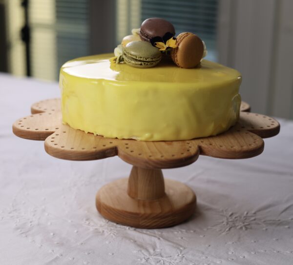 Cake stand