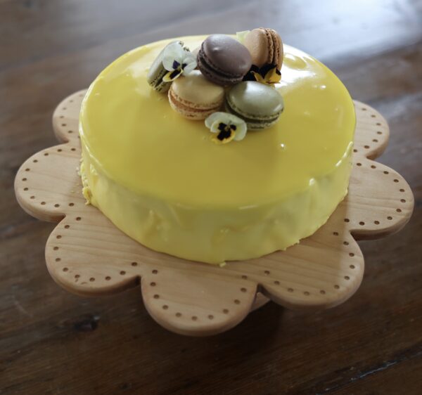 Flora ('Pipari') Cake Stand