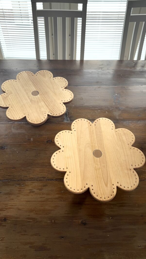 Flora ('Pipari') Cake Stand